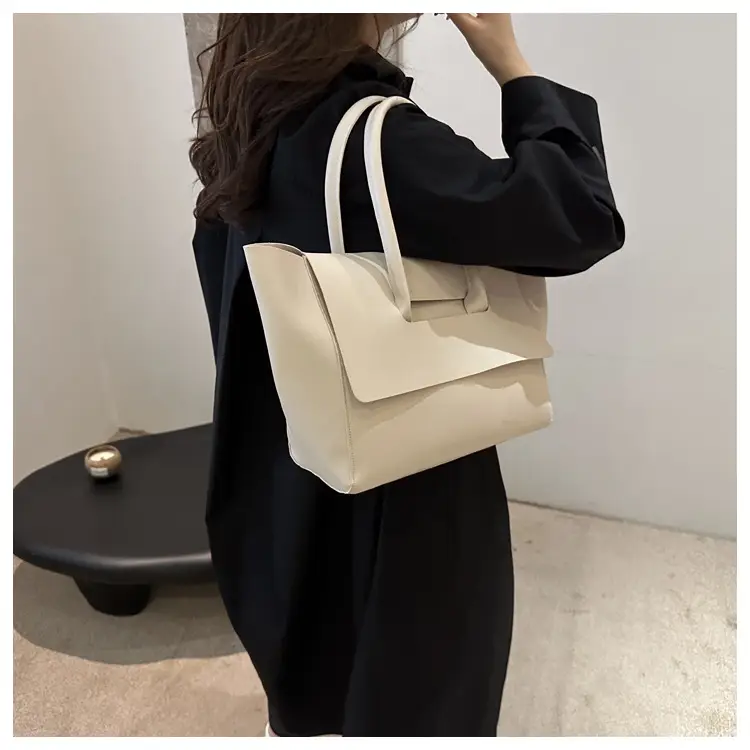 Retro Red Women's Shoulder Bag 2024 — feature 11