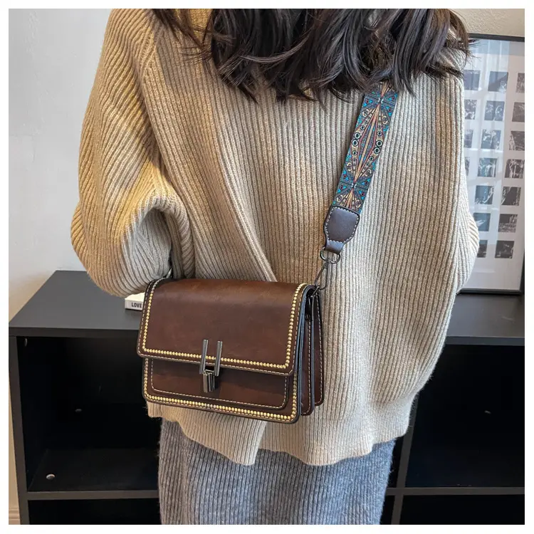 Vintage Brown Leather Shoulder Messenger Bag for Women — feature 12