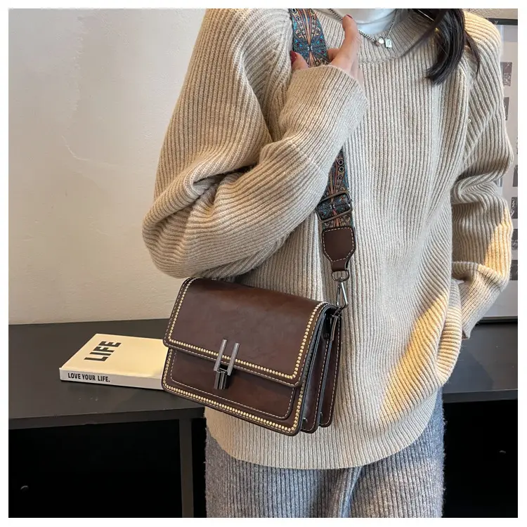 Vintage Brown Leather Shoulder Messenger Bag for Women — feature 14