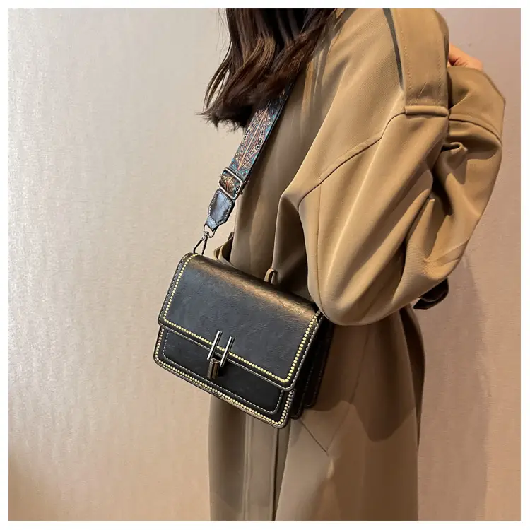 Vintage Brown Leather Shoulder Messenger Bag for Women — feature 15