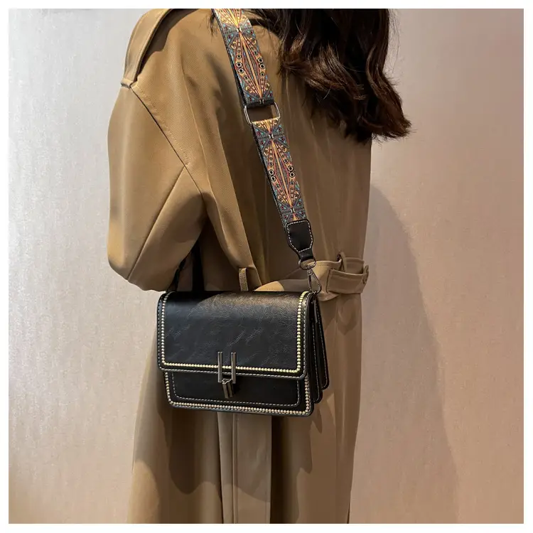 Vintage Brown Leather Shoulder Messenger Bag for Women — feature 17