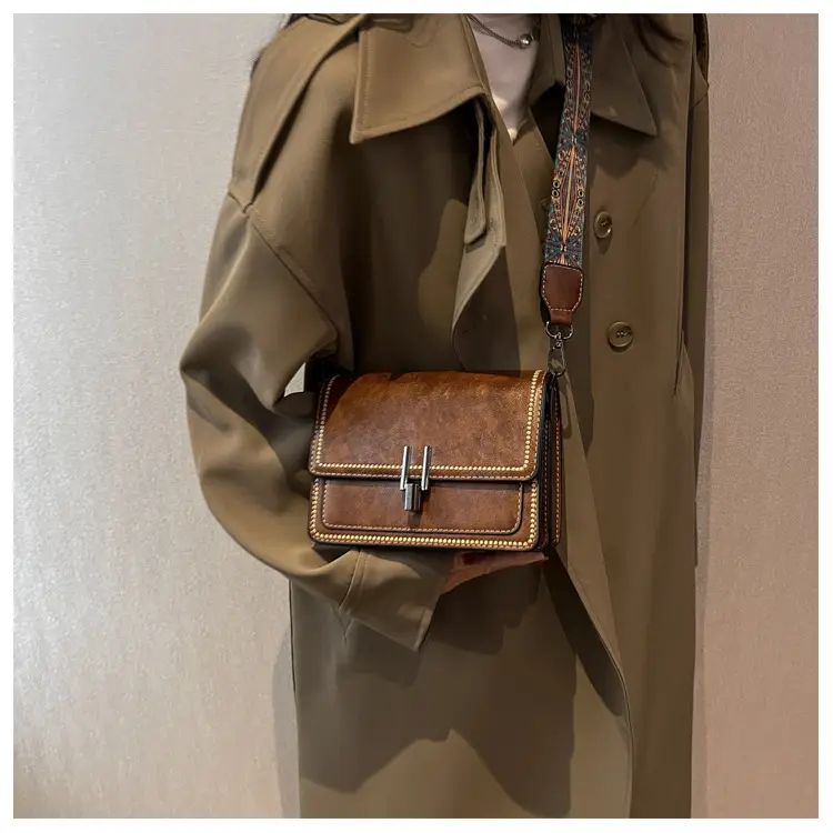 Vintage Brown Leather Shoulder Messenger Bag for Women — feature 19