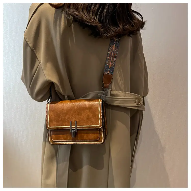Vintage Brown Leather Shoulder Messenger Bag for Women — feature 21