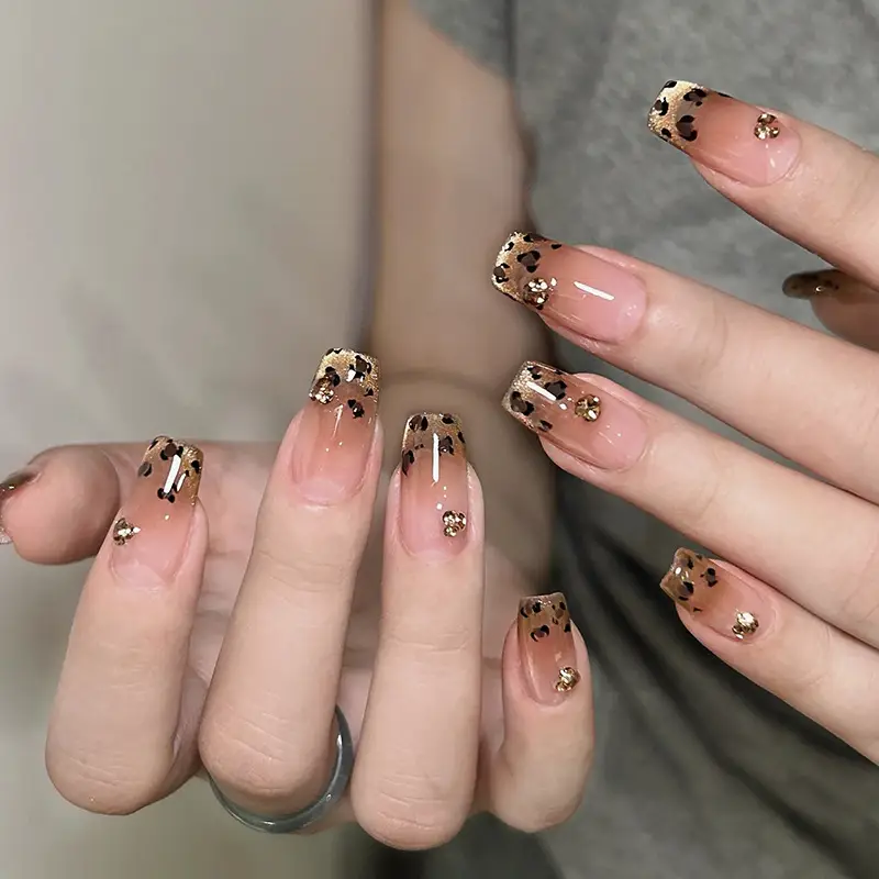 Maillard Leopard Print Fake Nails Autumn Winter — feature 2