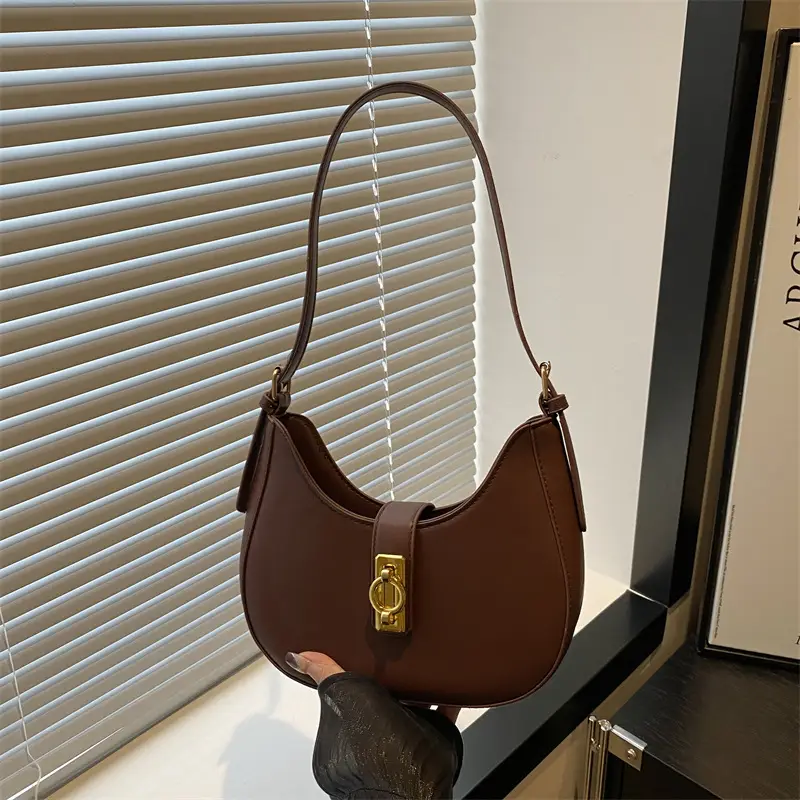 Black High-end Women's Shoulder Bag with Gold Clasp - Image 3