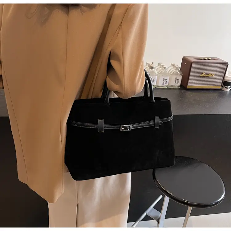 Women Frosted Red Shoulder Bag Large Capacity 2026 — feature 21