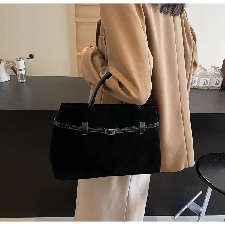 Women Frosted Red Shoulder Bag Large Capacity 2026 — feature 23