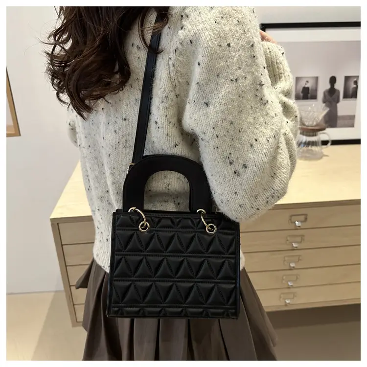 Black Rhombic Shoulder Crossbody Bag for Women 2024 — feature 17