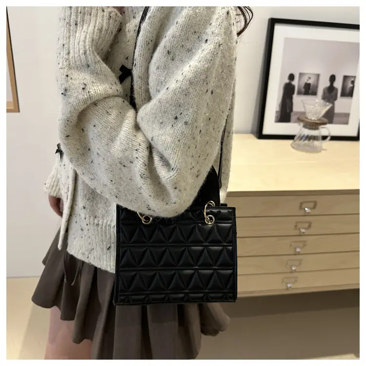 Black Rhombic Shoulder Crossbody Bag for Women 2024 — feature 18
