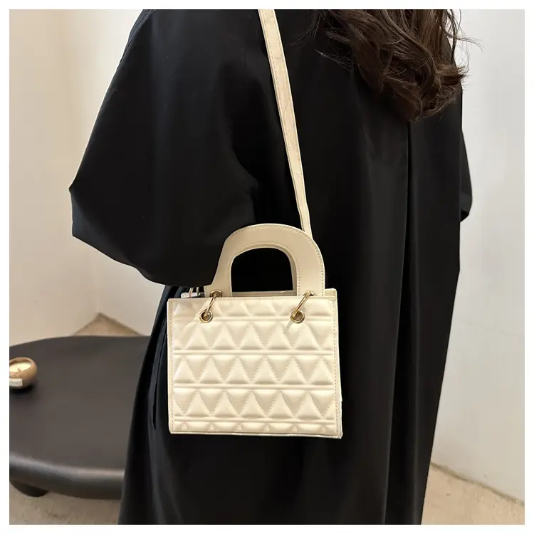 Black Rhombic Shoulder Crossbody Bag for Women 2024 — feature 9