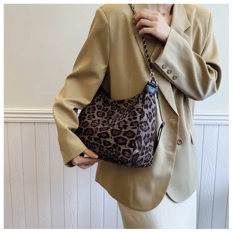 Leopard Print Chain Shoulder Bag for Women — feature 10