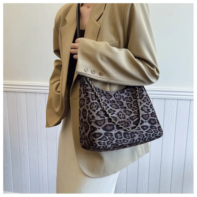 Leopard Print Chain Shoulder Bag for Women — feature 11