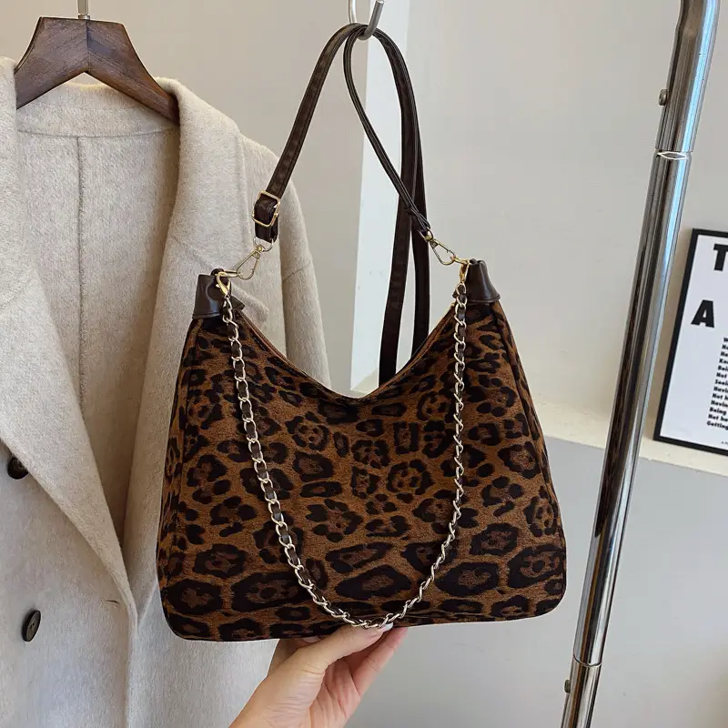 Leopard Print Chain Shoulder Bag for Women - Image 2