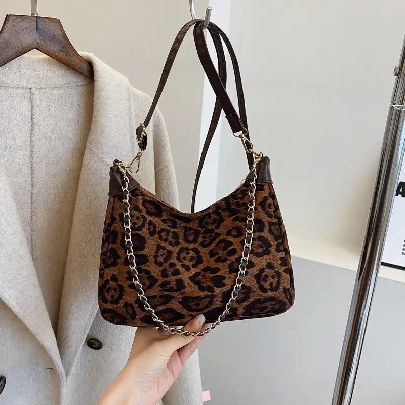 Leopard Print Chain Shoulder Bag for Women - Image 4