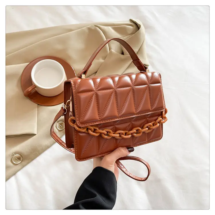 French Acrylic Chain Commuter Bag for Women - Image 5