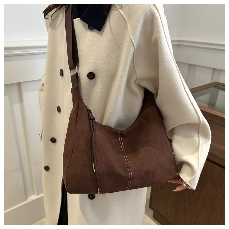 Women's Gold Leather Shoulder Bag Autumn Winter 2024 — feature 14