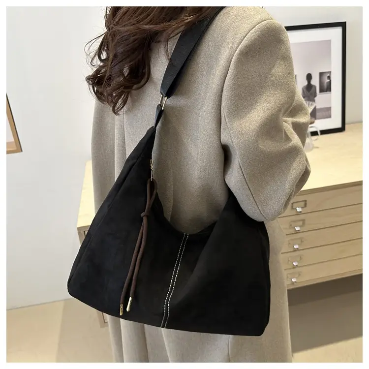Women's Gold Leather Shoulder Bag Autumn Winter 2024 — feature 16
