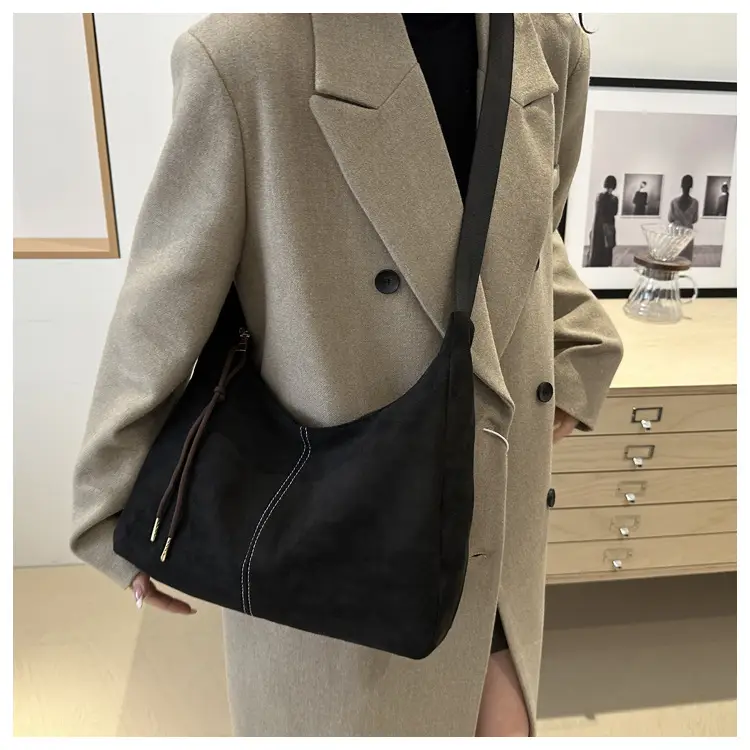 Women's Gold Leather Shoulder Bag Autumn Winter 2024 — feature 17