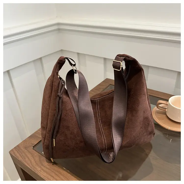 Women's Gold Leather Shoulder Bag Autumn Winter 2024 — feature 20