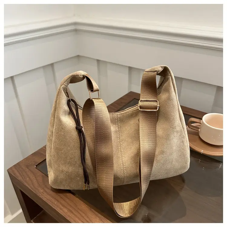 Women's Gold Leather Shoulder Bag Autumn Winter 2024 — feature 21