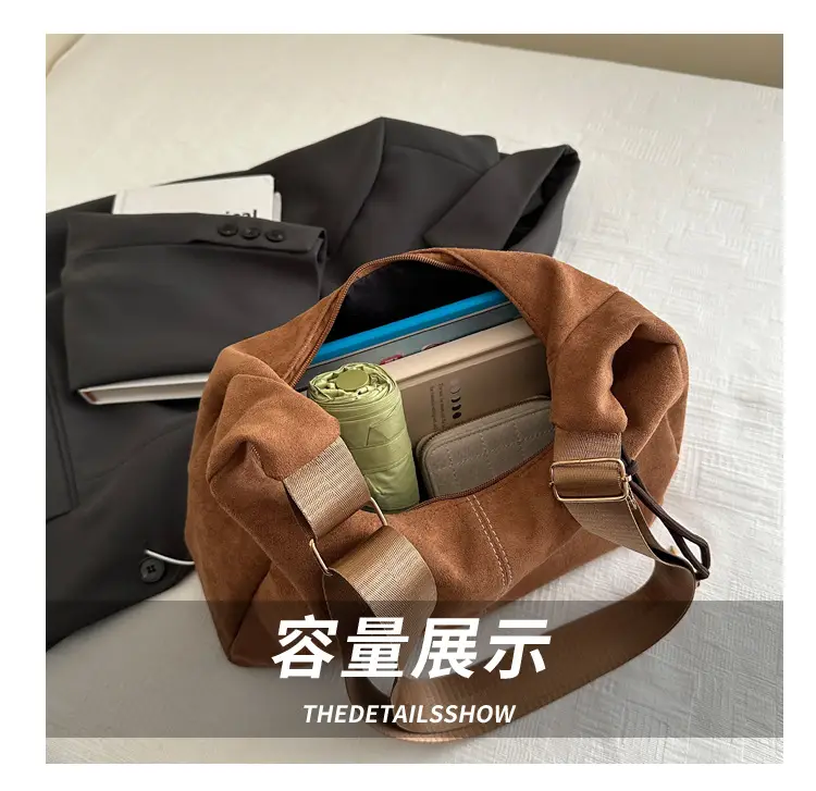 Women's Gold Leather Shoulder Bag Autumn Winter 2024 — feature 5