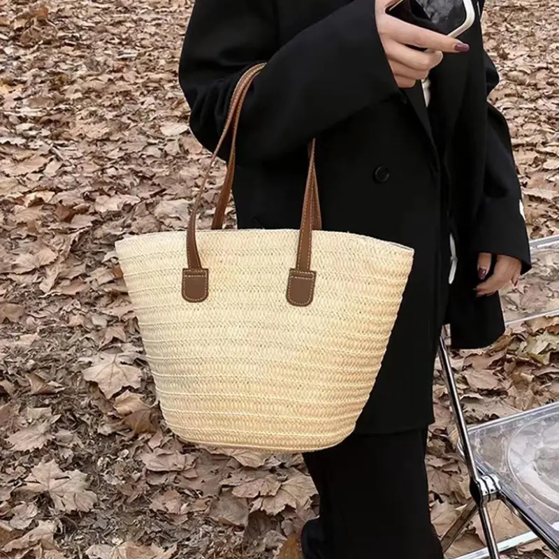 Woven Straw Armpit Bag Large Capacity Beach Use - Image 4