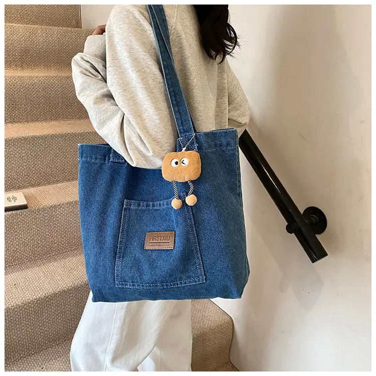 Silver Korean Style Shoulder Bag 2024 — feature 13