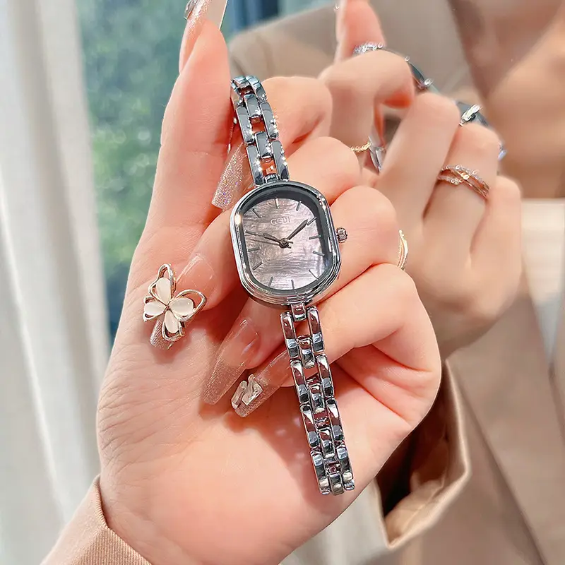 Goldie Women's Quartz Watch with Silver Alloy Bracelet
