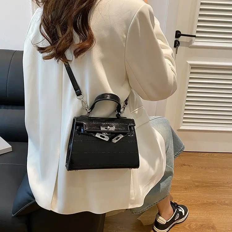 Women Korean Style Shoulder Bag Silver Grey 2025 - Image 4