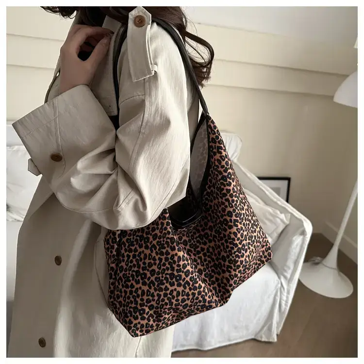 Leopard Print Shoulder Tote Bag Black White 2024 — feature 10