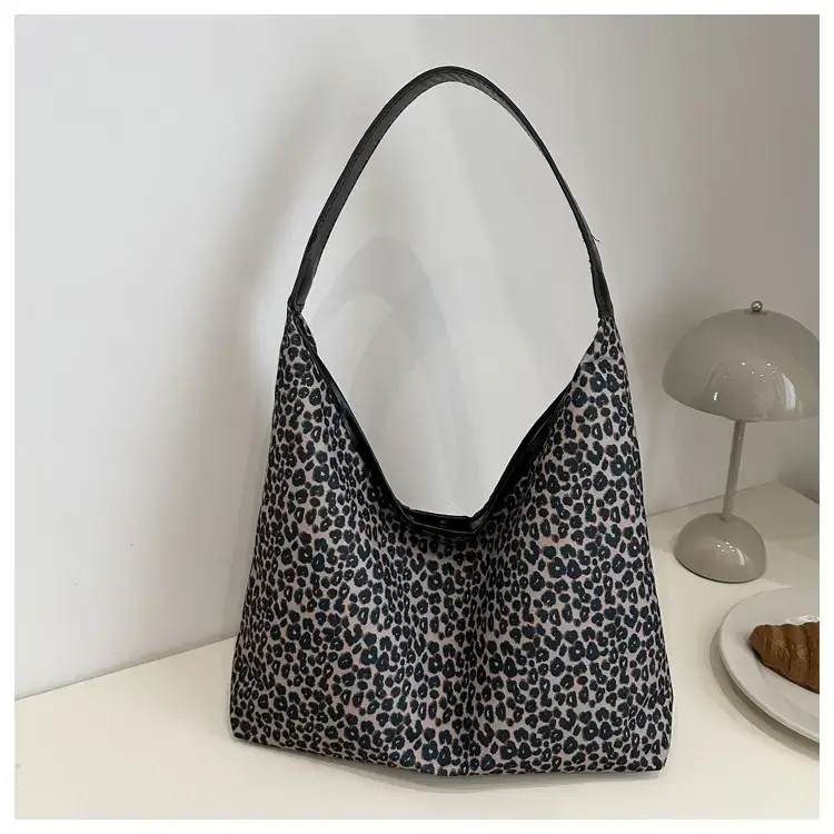 Leopard Print Shoulder Tote Bag Black White 2024 — feature 13