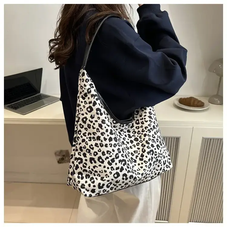 Leopard Print Shoulder Tote Bag Black White 2024 — feature 7