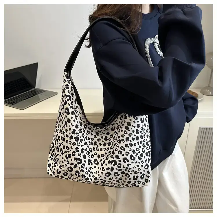 Leopard Print Shoulder Tote Bag Black White 2024 — feature 8