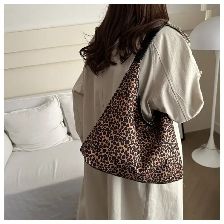 Leopard Print Shoulder Tote Bag Black White 2024 — feature 9