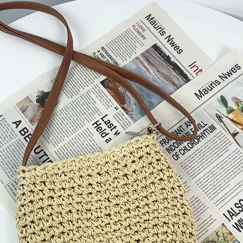Japanese Straw Shoulder Bag with Zipper Closure Forest Design - Image 5