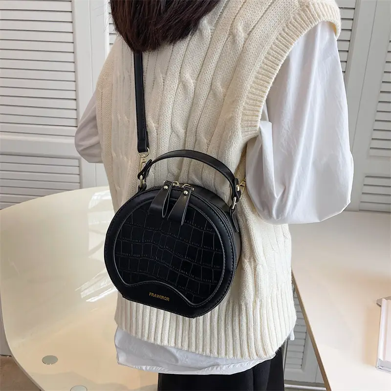 Retro One-Shoulder Crossbody Bag Black White 2025 - Image 8