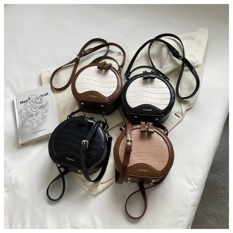 Retro One-Shoulder Crossbody Bag Black White 2025 β feature 11