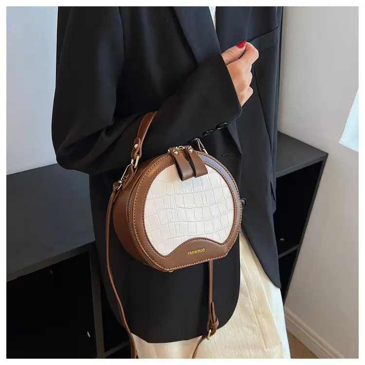 Retro One-Shoulder Crossbody Bag Black White 2025 β feature 12