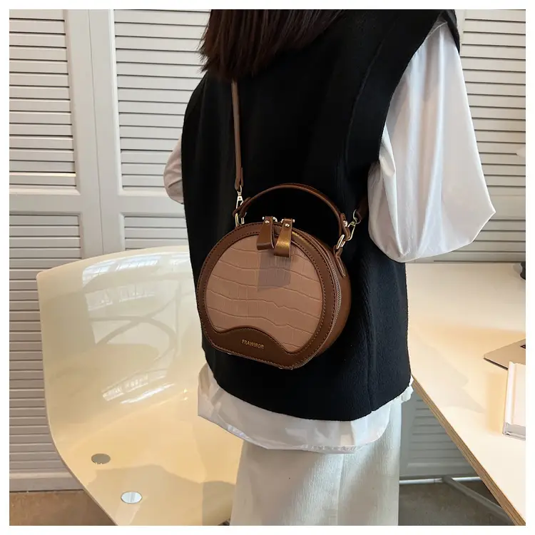 Retro One-Shoulder Crossbody Bag Black White 2025 β feature 23