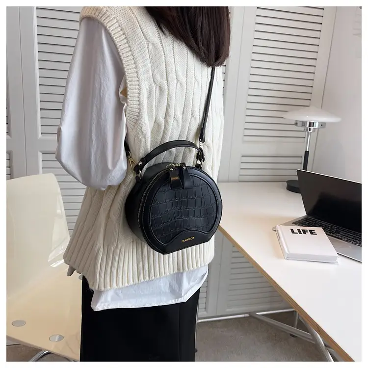 Retro One-Shoulder Crossbody Bag Black White 2025 β feature 24