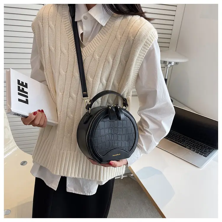 Retro One-Shoulder Crossbody Bag Black White 2025 β feature 26