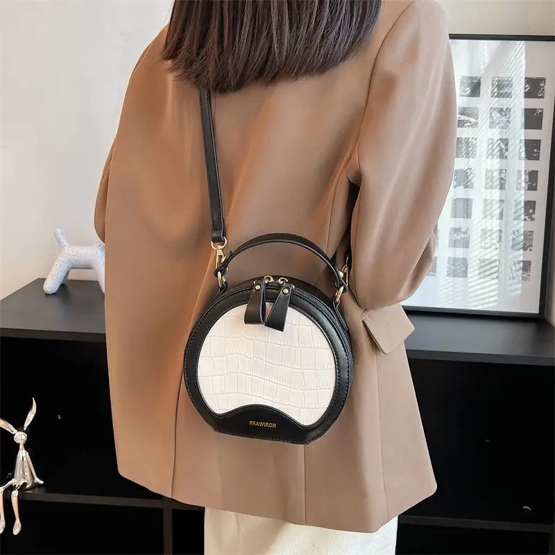 Retro One-Shoulder Crossbody Bag Black White 2025 - Image 3