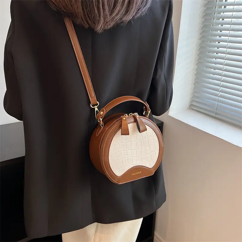 Retro One-Shoulder Crossbody Bag Black White 2025 - Image 4