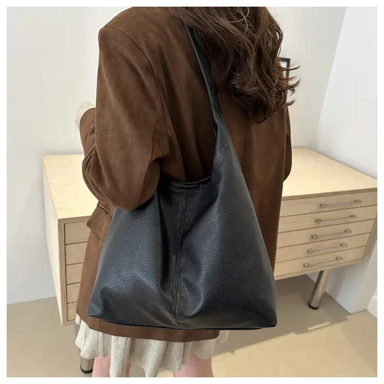 Women's Retro Bucket Shoulder Bag Brown 2024 Winter — feature 14