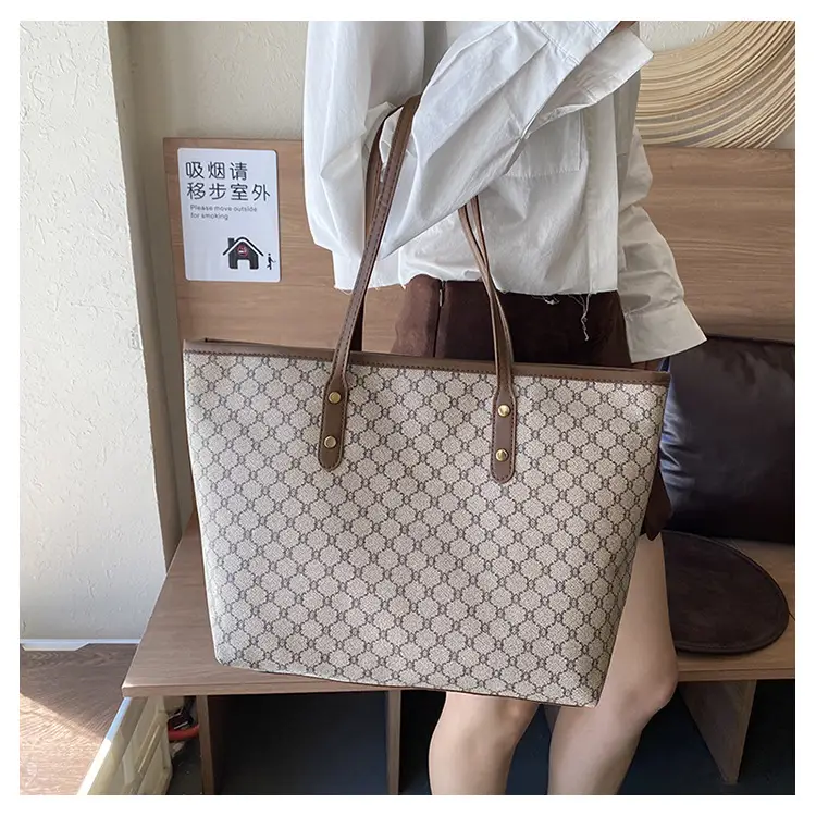 Women Vintage Printed Shoulder Bag Brown 2024 — feature 10