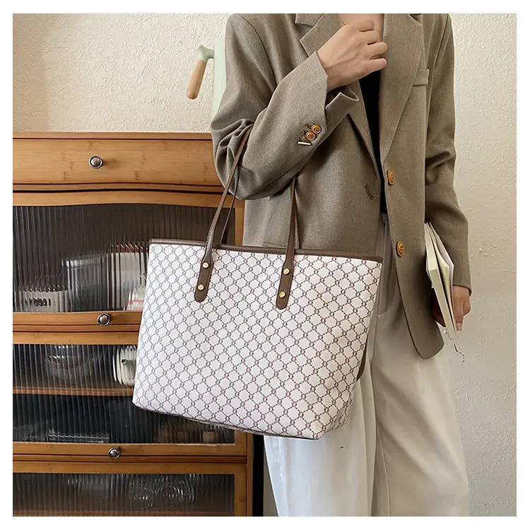 Women Vintage Printed Shoulder Bag Brown 2024 — feature 15