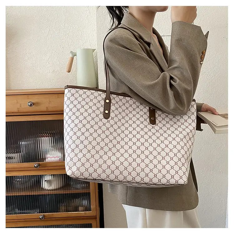 Women Vintage Printed Shoulder Bag Brown 2024 — feature 17