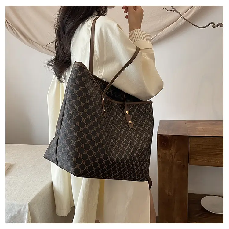 Women Vintage Printed Shoulder Bag Brown 2024 — feature 20