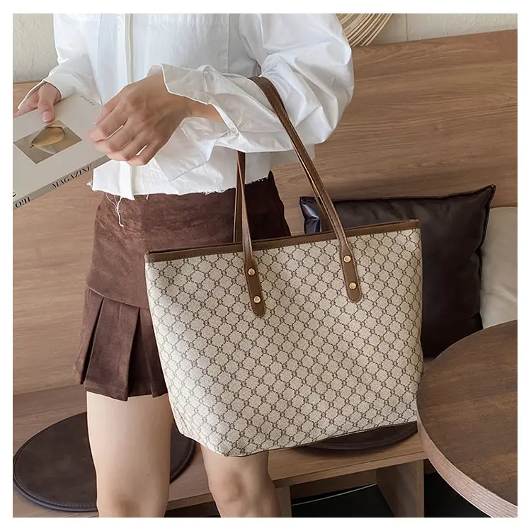 Women Vintage Printed Shoulder Bag Brown 2024 — feature 8