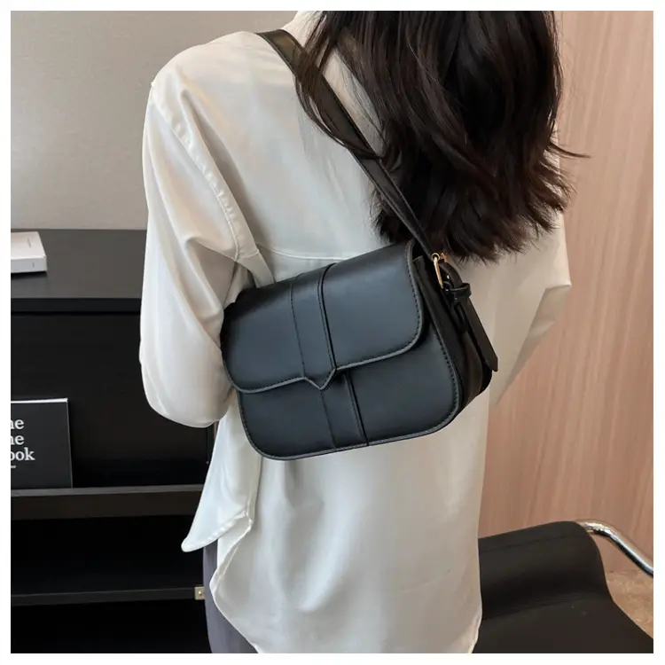 Vintage Saddle Crossbody Bag for Women 2024 — feature 20
